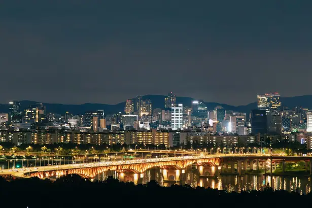 개막 행사 영상의 대표 장면
